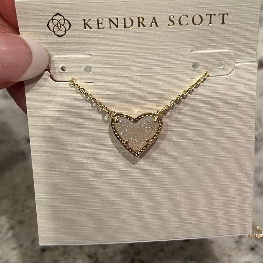 🎀Kendra Scott Ari Heart In Iridescent Drusy Gold Pendant Necklace dress - Picture 3 of 3